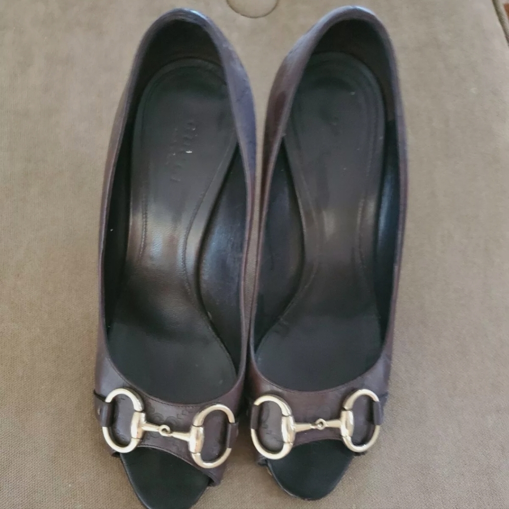 GUCCI guccissima brown peeptoe heels with logo buckle- size 37